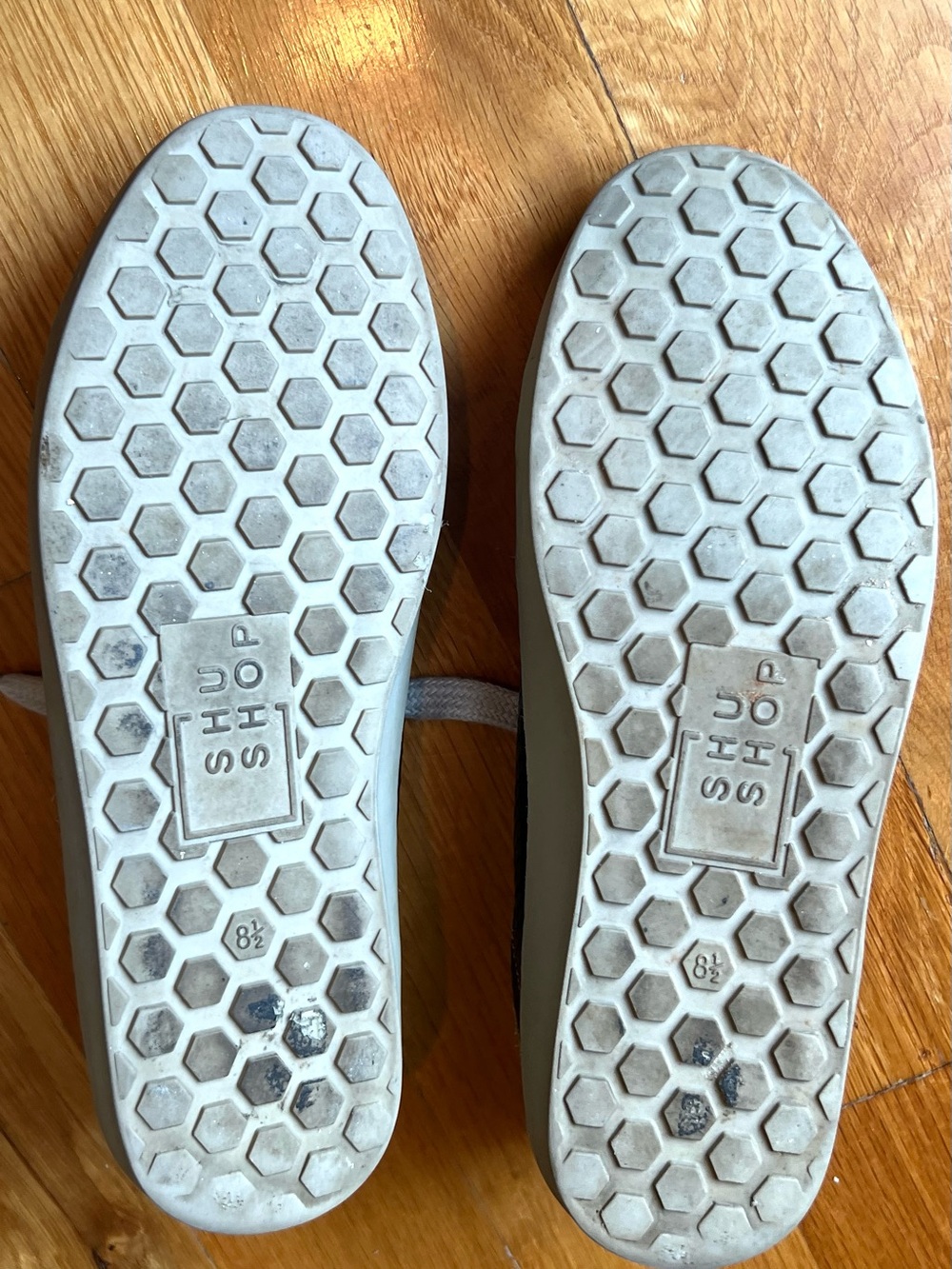 ShuShop Beige, Black & Brown Low-Top Women's Sneakers - Picture 4 of 5